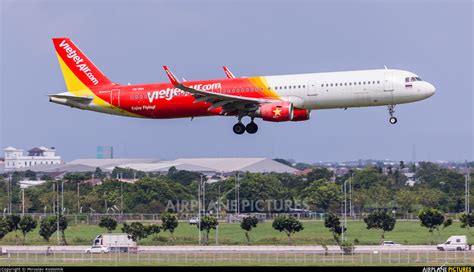 HS VKH Thai Vietjet Airbus A321 At Bangkok Suvarnabhumi Photo ID