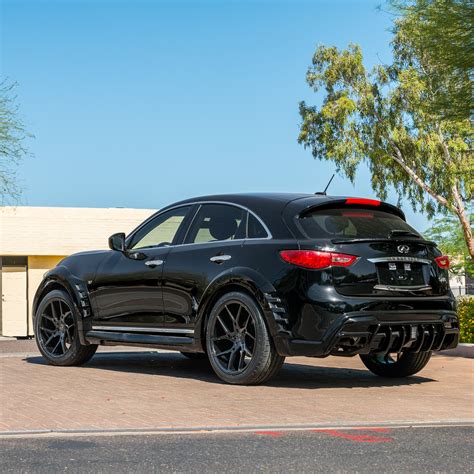 INFINITI QX70 – DILIJAN – Giovanna Luxury Wheels