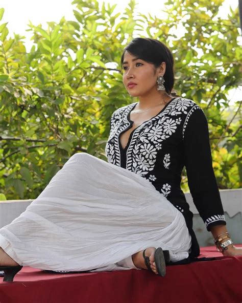 Sofia Ansari Stripes Her Salwar Tops To Pose Hot Glamsundari In