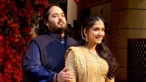 Anant Radhika Engagement अनंत राधिका यांचा साखरपुडा संपन्न नीता अंबानींनी दिलं सरप्राईज