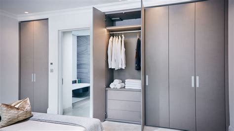 Раздвижные шкафы на заказ в Москве по индивидуальным размерам-Низкие ...