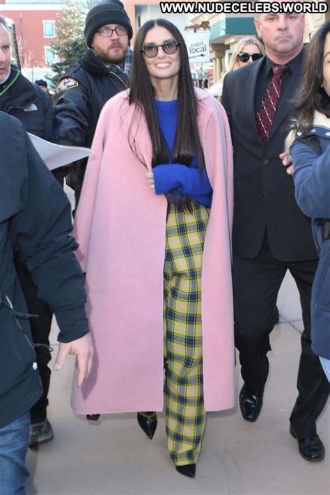 Demi Moore No Source Beautiful Park Posing Hot Celebrity Babe Famous And Nude