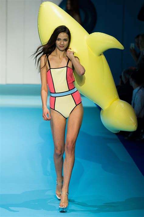 Défilé Etam Lingerie Automne hiver 2015 2016 Prêt à porter Madame Figaro