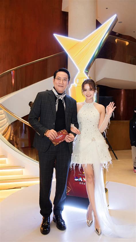 Nữ chính phim VTV hot nhất hiện nay khoe visual trên sóng trực tiếp khác hẳn lúc lên phim khiến