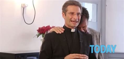 Krzysztof Charamsa Chi Il Teologo Che Ha Detto Di Essere Gay