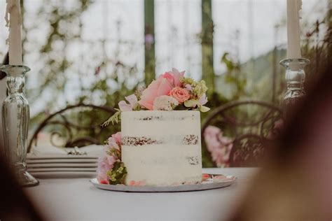 Semi Naked Cake S Viktoria Zuckerbäckerei