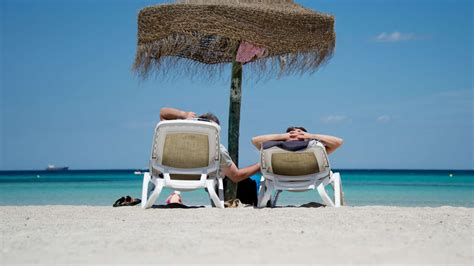 Plus Size Model Macht Im Knappen Bikini Badeurlaub Und F Hlt Sich Pl Tzlich Fies Verspottet