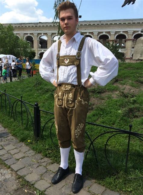 Lederhosen and bundhosen – male folk clothing in Germany | German ...