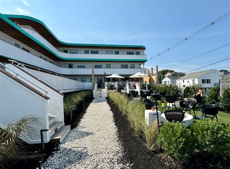 Nevada Motel In York Maine Reopens After A Sleek Makeover