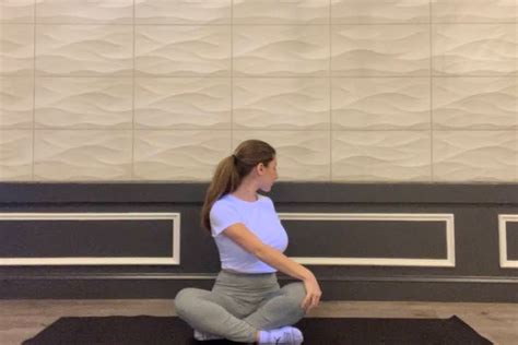 A Beginner S Guide To Naked Yoga Classes What To Expect And How To Prepare My Xxx Hot Girl