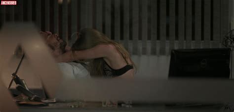 Naked Britt Robertson In Casual