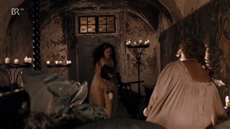 Naked Aida Folch In Henri