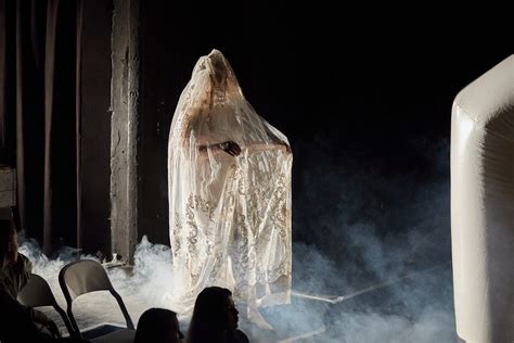 «Подпольные девочки» от «Ильхом» в новом театральном сезоне | 98mag