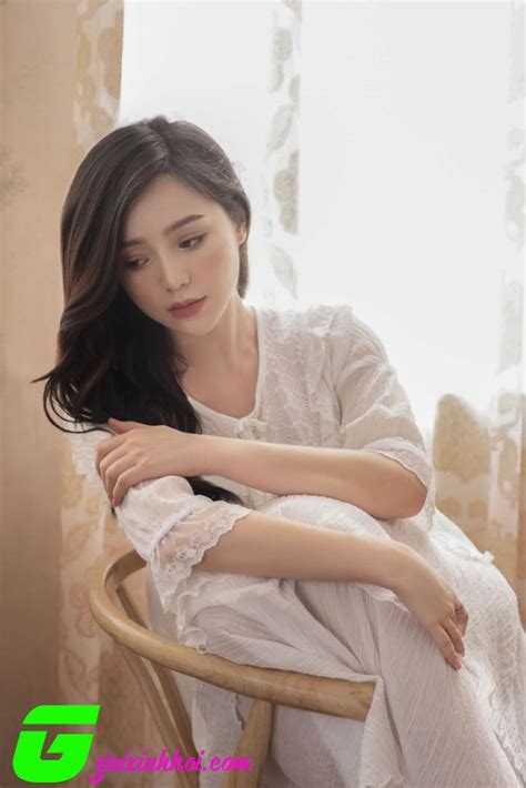 Qu Nh Kool Hot Girl Di N Vi N G Y Th Ng Nh V I G Ng M T P V Th N H Nh B C L A