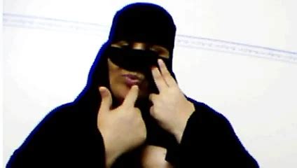 Muslim Amateur Arab In Niqab Masturbates To Squirting Orgasm Instead Of Praying To Webcam Xhamster