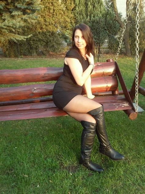 Geile Laeufige Huendinnen Oder Einfach Fickfleisch Porn Pictures XXX Photos Sex Images