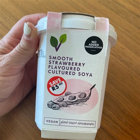 Woolworths Food Smooth Strawberry Flavoured Cultured Soya Reviews