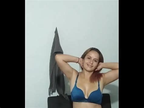 modelo rubia enseñando el cuerpo XVIDEOS