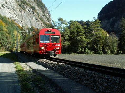 Schnellzug Davos Landquart zwischen Grüsch und Malans Bahnbilder de