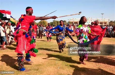 Sudanese Dance Photos and Premium High Res Pictures - Getty Images