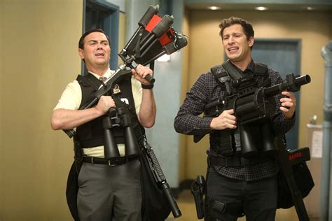 Brooklyn Nine-Nine, Dan Goor et Michael Schur (FOX) - À voir et à manger