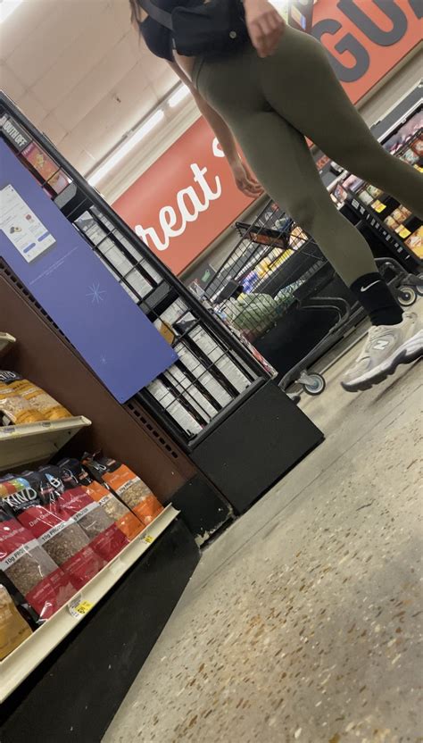 Latina Excellent Shaped Ass Spandex Leggings Yoga Pants Forum