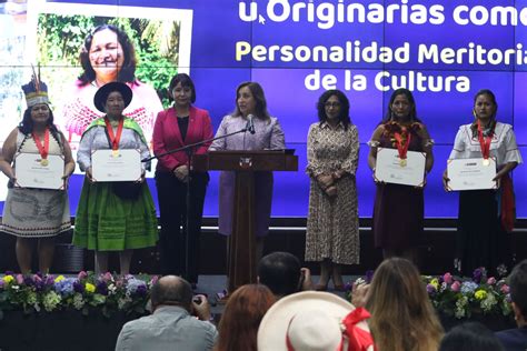 Peru President Reaffirms Commitment To Meet Native Indigenous Women S