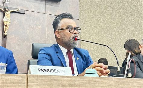 Vereador Anderson Martins toma posse como presidente da Câmara de