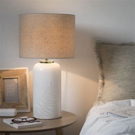 Lampe à poser en céramique blanche et abat jour écru Fougere Maisons