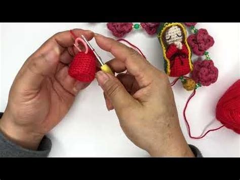 Virgencita de Guadalupe tamaño llavero tejida a crochet técnica