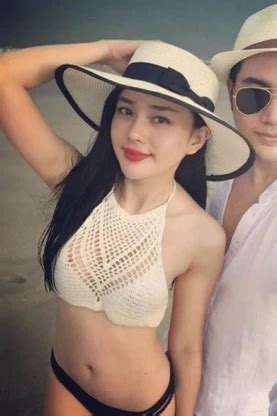 Bikini len móc đi biển cực xinh mẫu mới 2025