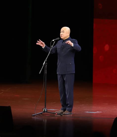 中国广播艺术团 演出动态 ”我叫方清平“单口相声专场巡演在郑州市河南省人民会堂爆笑上演