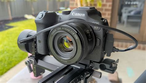 Review: Canon EOS R7 Mirrorless Camera - techAU
