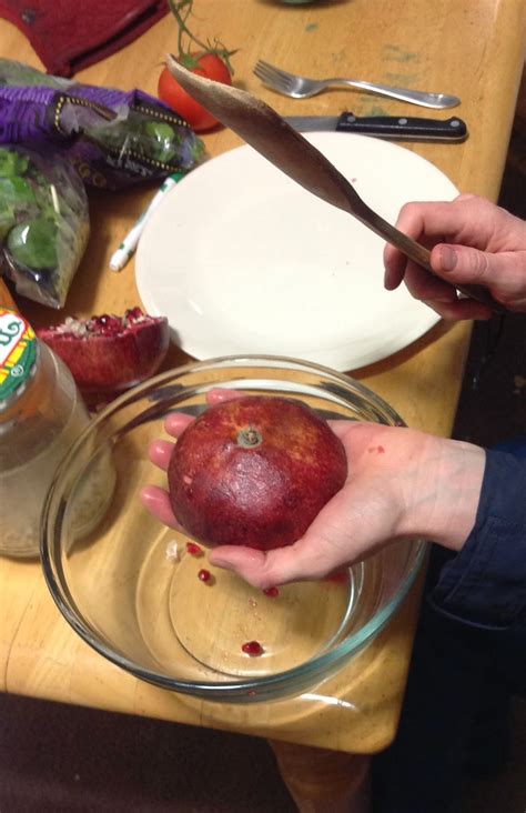 Our Daily Legacy How To De Seed Your Pomegranate In 30 Seconds