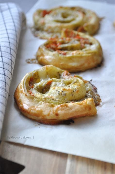 Bladerdeeg Rolletjes Met Mozzarella Liefde Voor Bakken Bladerdeeg