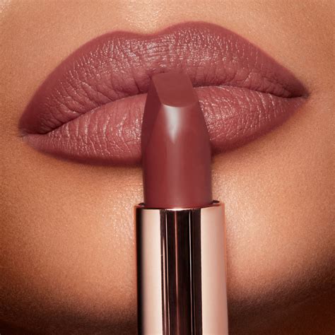 Un Rouge L Vres Nude Magique Pour Peau M Dium Charlotte Tilbury