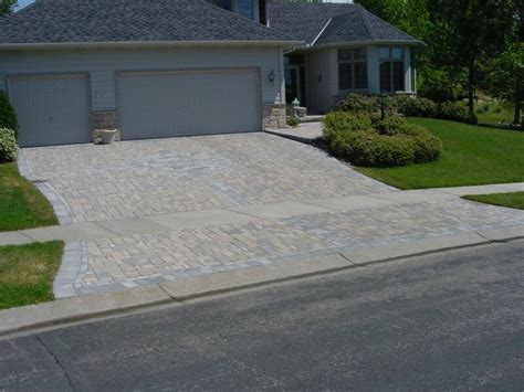 Private Driveway With A Garage Driveway Ramp Driveway Design Diy