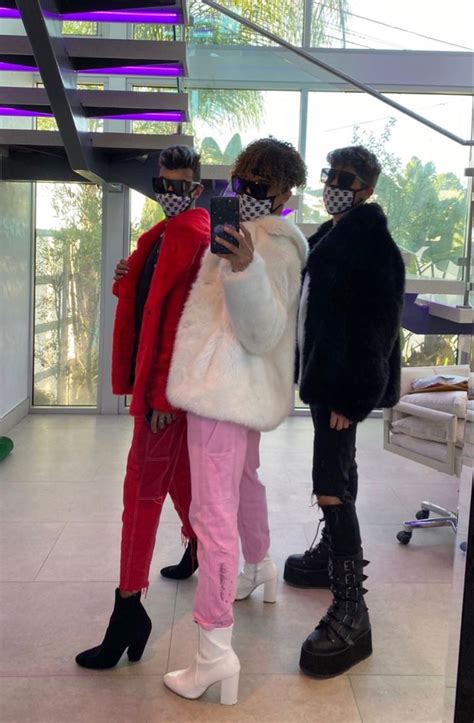 Pin By Emilia On Girlies Cute Gay Babes Celebs