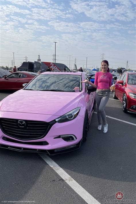 Beautiful Babe Lily Adams Shows Her Irresistible Shaved Pussy Up Close Coedcherry