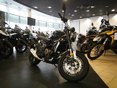 Купить новый VOGE 300AC инжектор 6 передач в Москве чёрный naked bike 2024 года на Авто ру ID