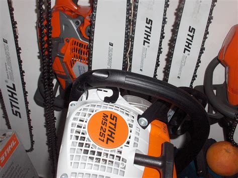 Silná STIHL 251 a kompaktní benzinová pila o výkonu 2,2kW ms 251+ŘETĚZ ...