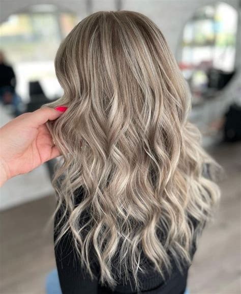 Ash Blonde Ombre Hair