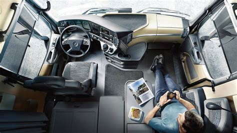 Что в кабине дальнобойщика, Ивакова Ильи. - YouTube