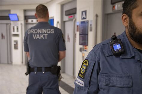 Var Tredje L Kare P Akuten Uts Tts F R Hot Och V Ld