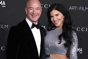 Jeff Bezos Seen Snapping Bikini Photos Of Fianc E Lauren S Nchez On Yacht