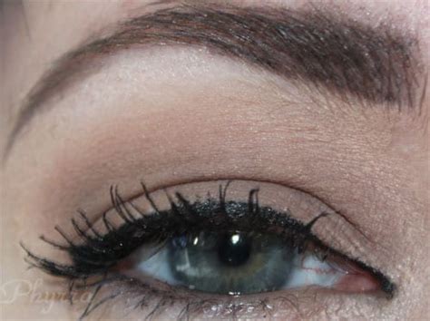 Urban Decay Naked Basics Look A Simple Look For Hooded Eyes