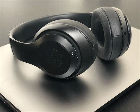 Beats Studio 3 Review: Are These Headphones Worth It? - Audio Discounters