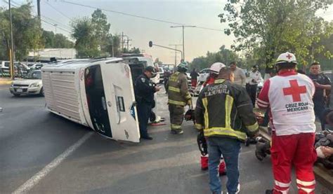 Vuelca Unidad Del Transporte Público En Tlalnepantla