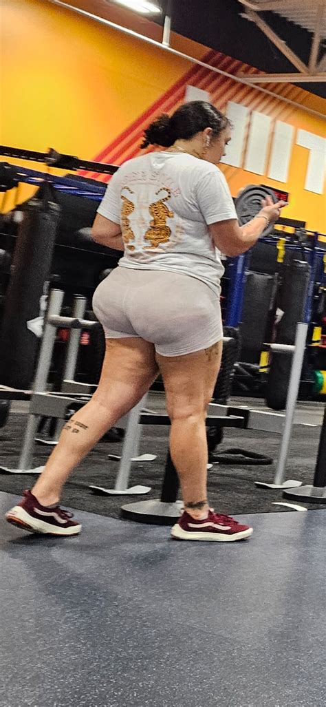 Massive Outrageous Ass Jumping Around Spandex Leggings Yoga Pants Forum