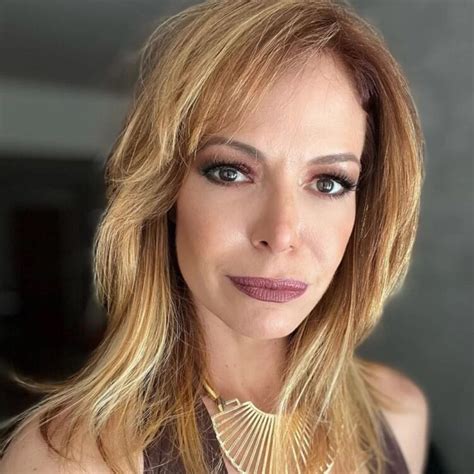 Hot Sexy Babi Xavier Bikini Pics